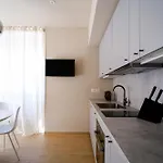 The Garden Premium - Large Windows - 3min Walk To Bernina Express & Station *