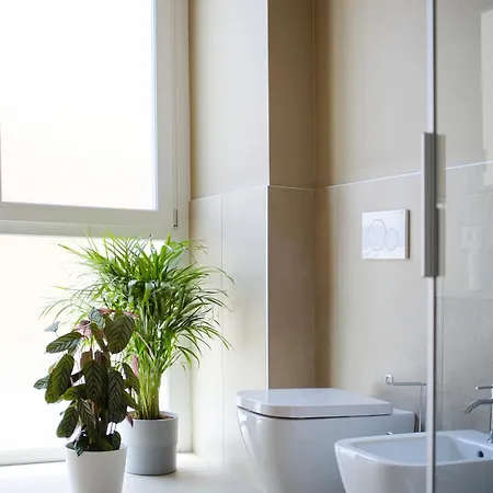 The Garden Premium - Large Windows - 3min Walk To Bernina Express & Station 아파트 *